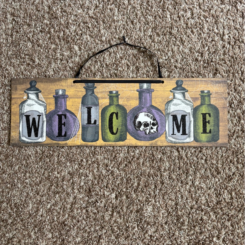 Rustic Halloween Welcome Wall Sign